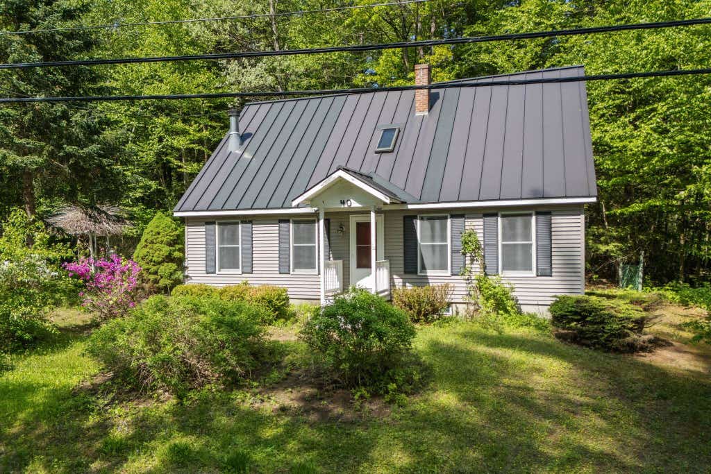 Photo of 40 Hummingbird Lane, Hillsborough, NH 03244 (MLS # 5092317)