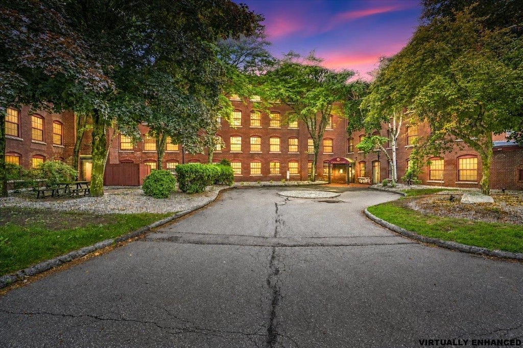 Photo of 335 Cypress Street #4H, Manchester, NH 03103 (MLS # 5096489)