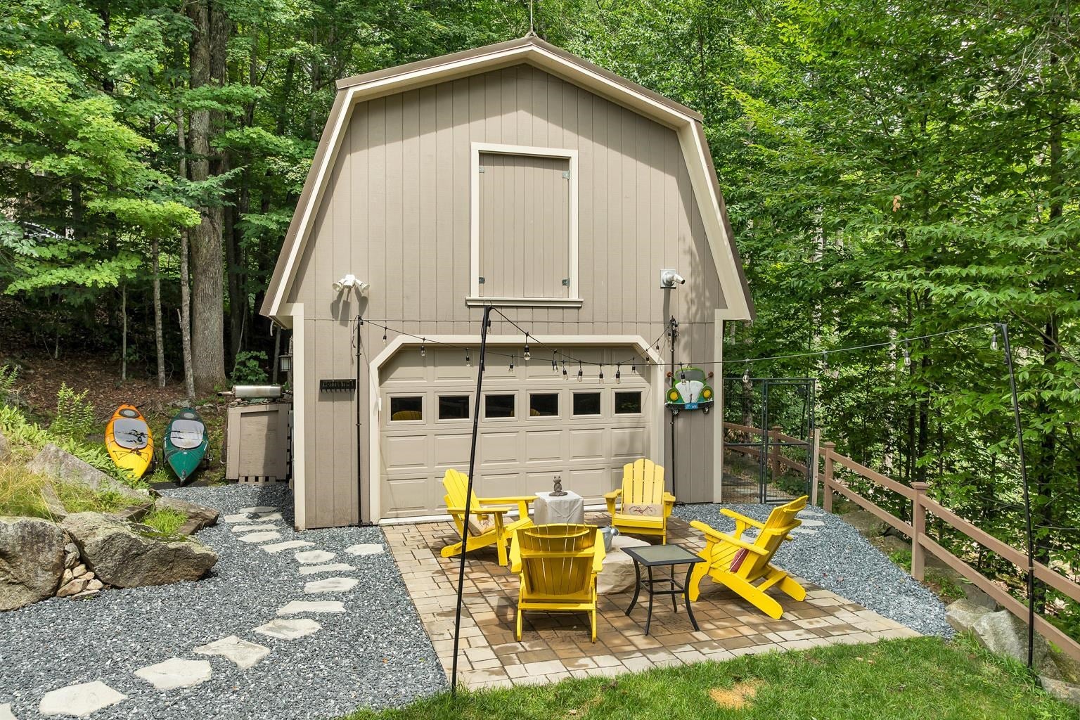 4 Anderson Pond Road