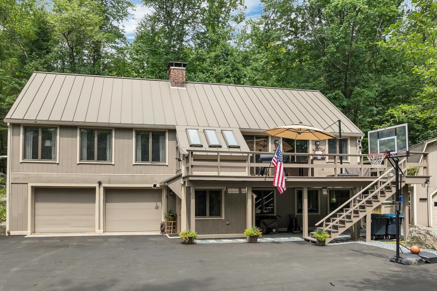 4 Anderson Pond Road