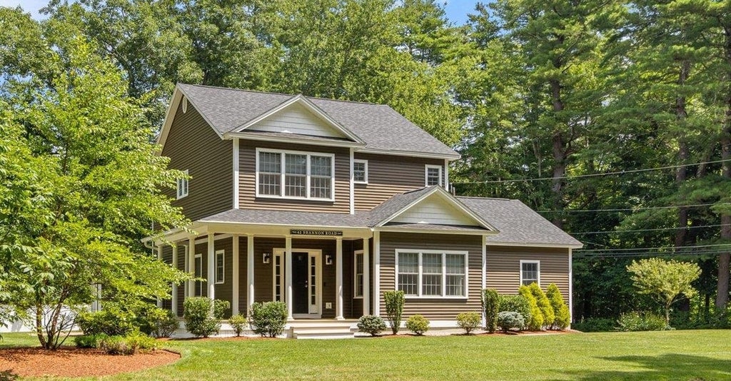 Photo of 42 Shannon Road, Salem, NH 03079 (MLS # 5105128)