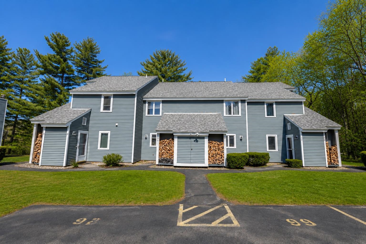 4 Vista Drive 103
