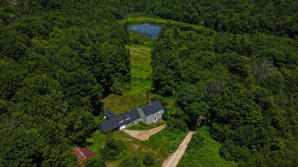 Photo of 124 Brock Hill Road, Bridgewater, NH 03222 (MLS # 5097596)