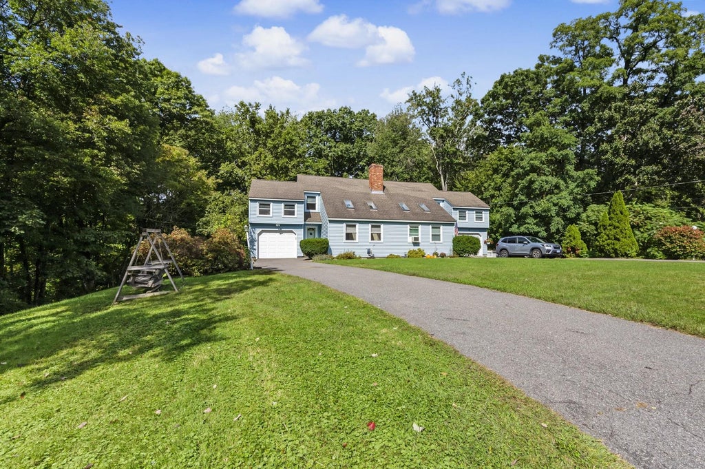 Photo of 15 Bonnie Lane, Derry, NH 03038 (MLS # 5111297)