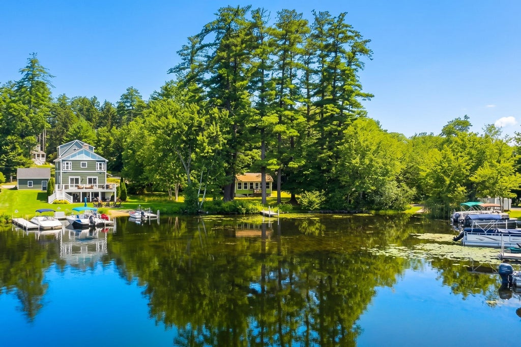Photo of 6 Cross Street, Windham, NH 03087 (MLS # 5107071)