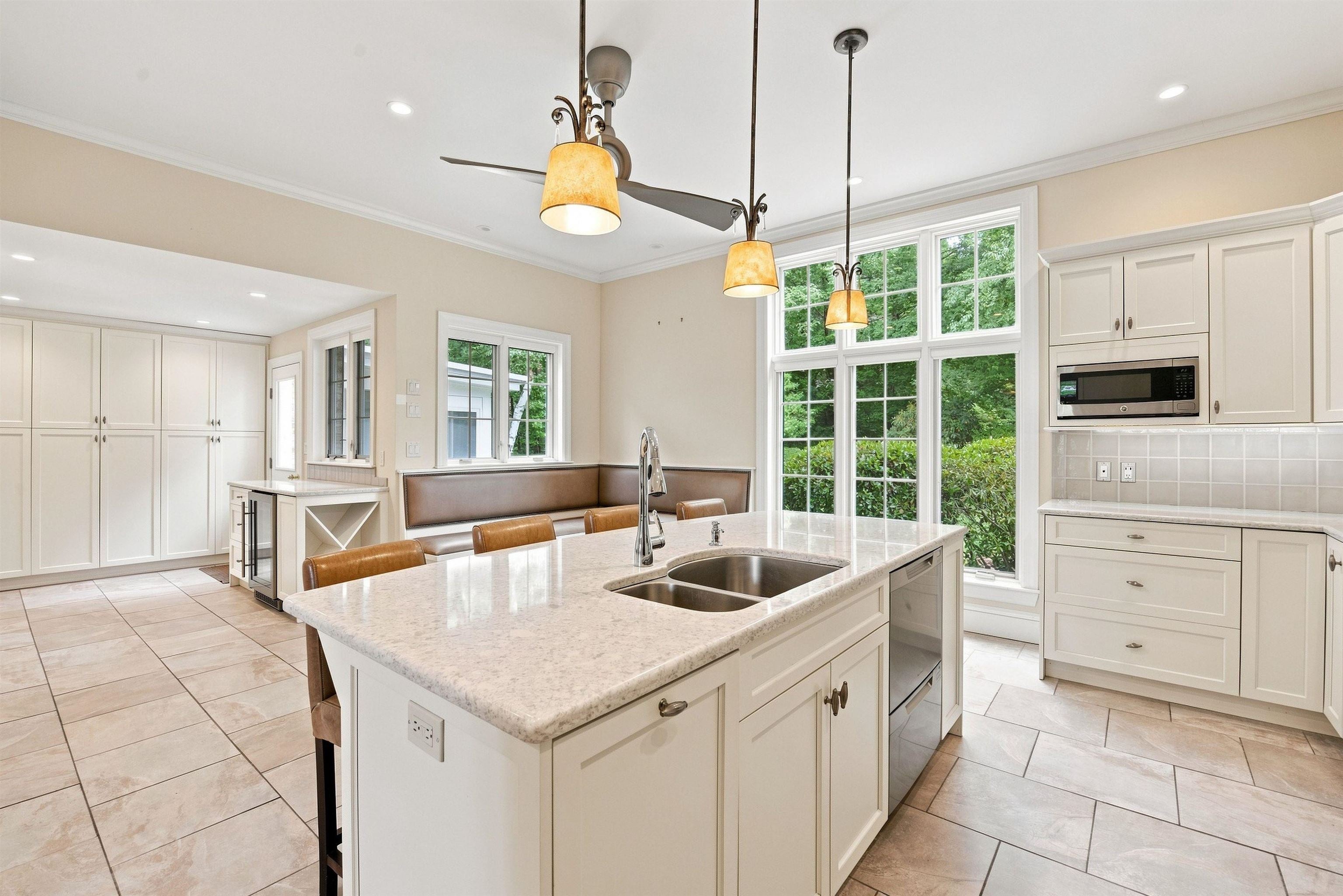 31 W Parish Road