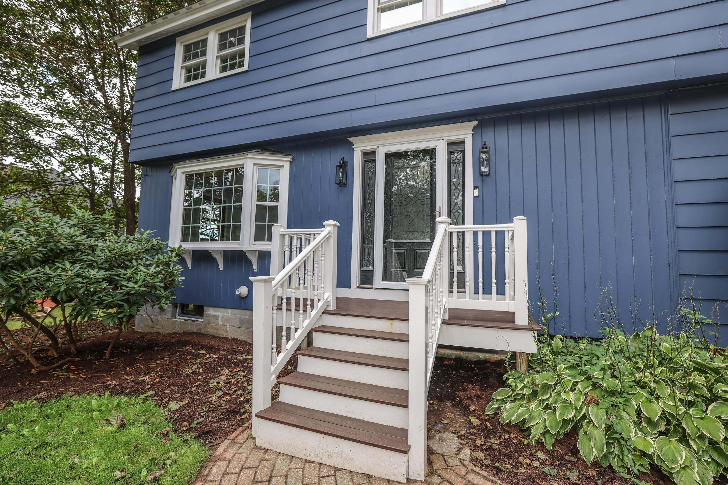 28 Swan Avenue