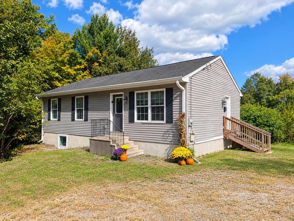 Photo of 169 Gilsum Street, Keene, NH 03431 (MLS # 5104549)