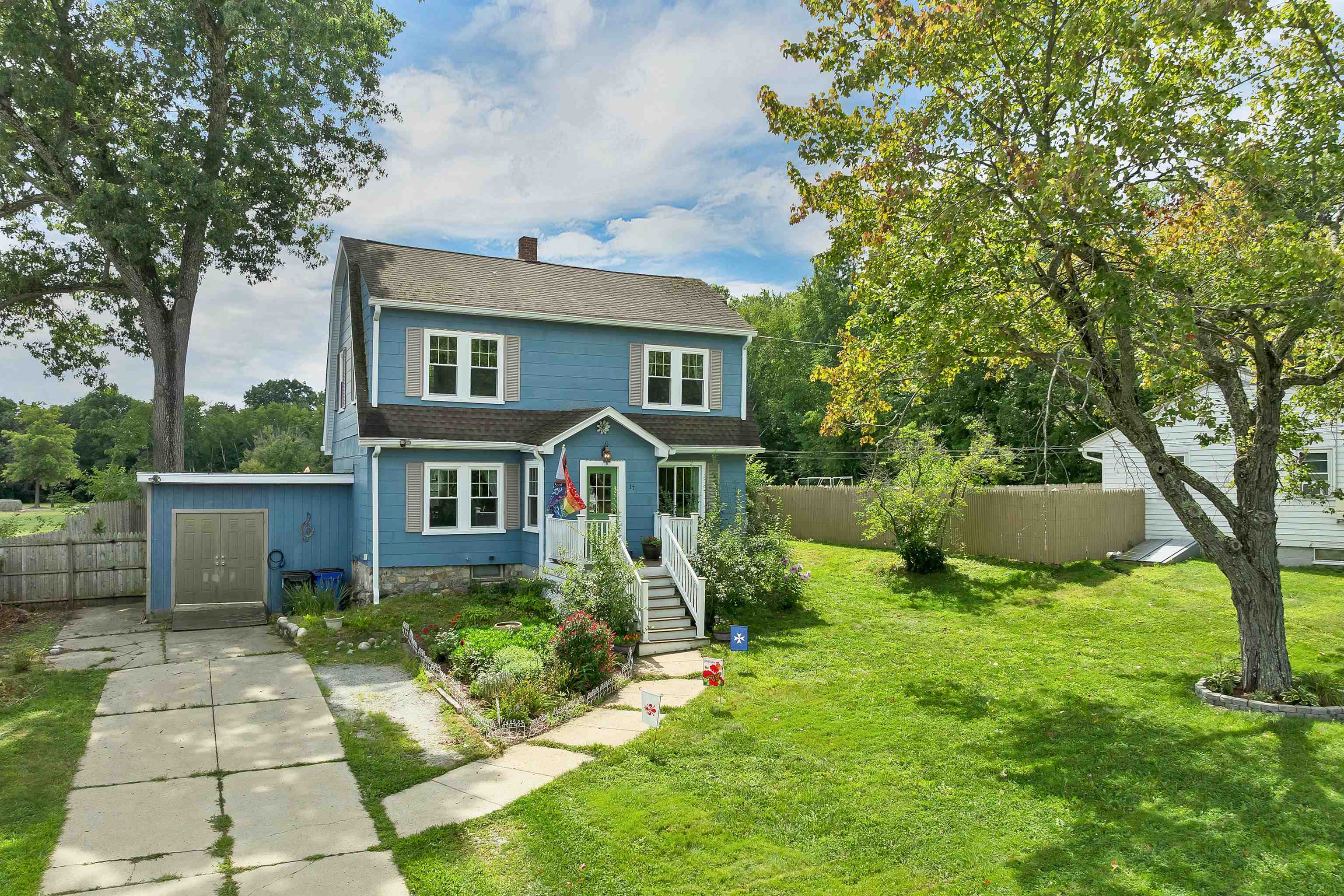 17 Desaulnier Street