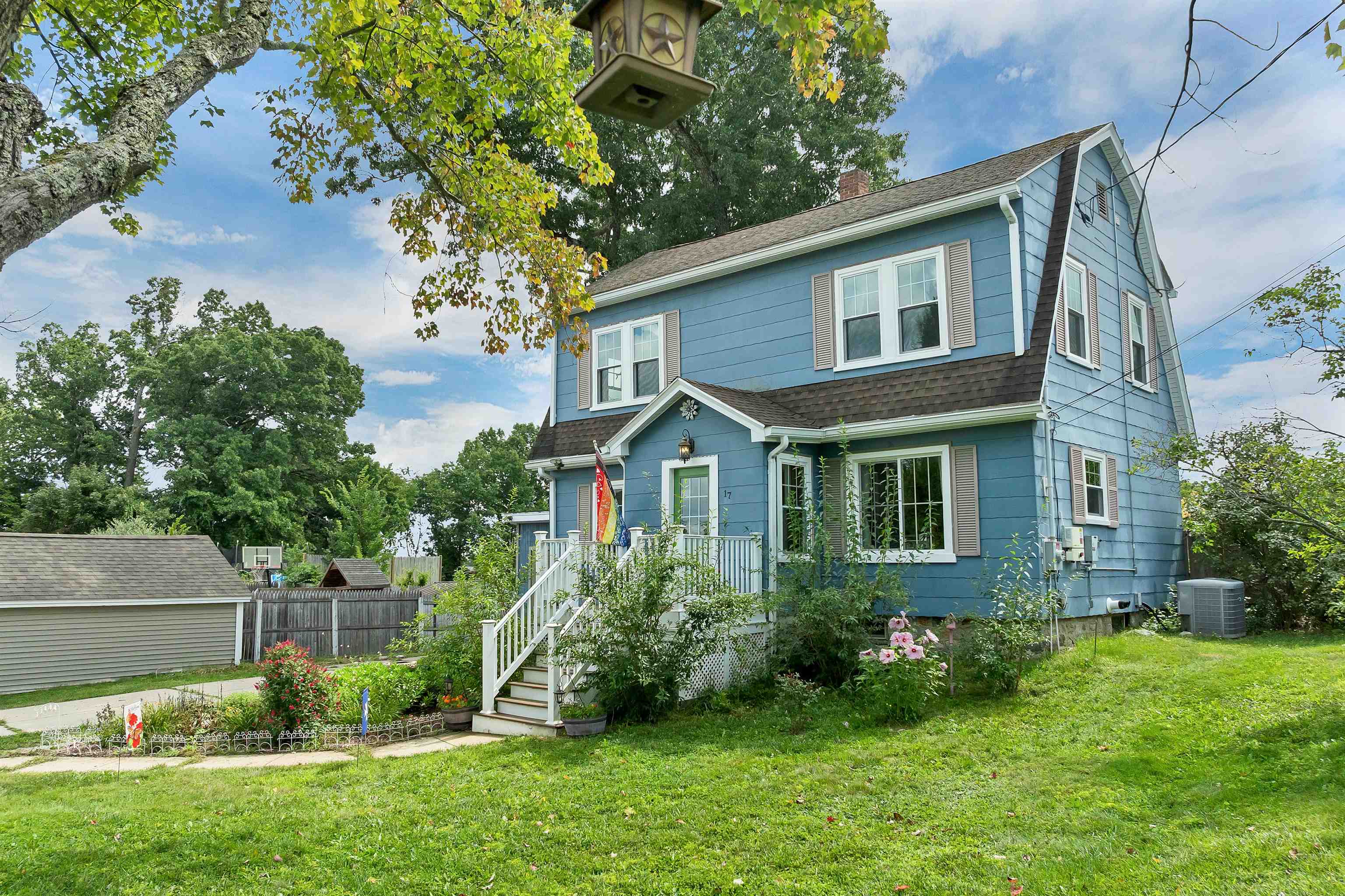17 Desaulnier Street