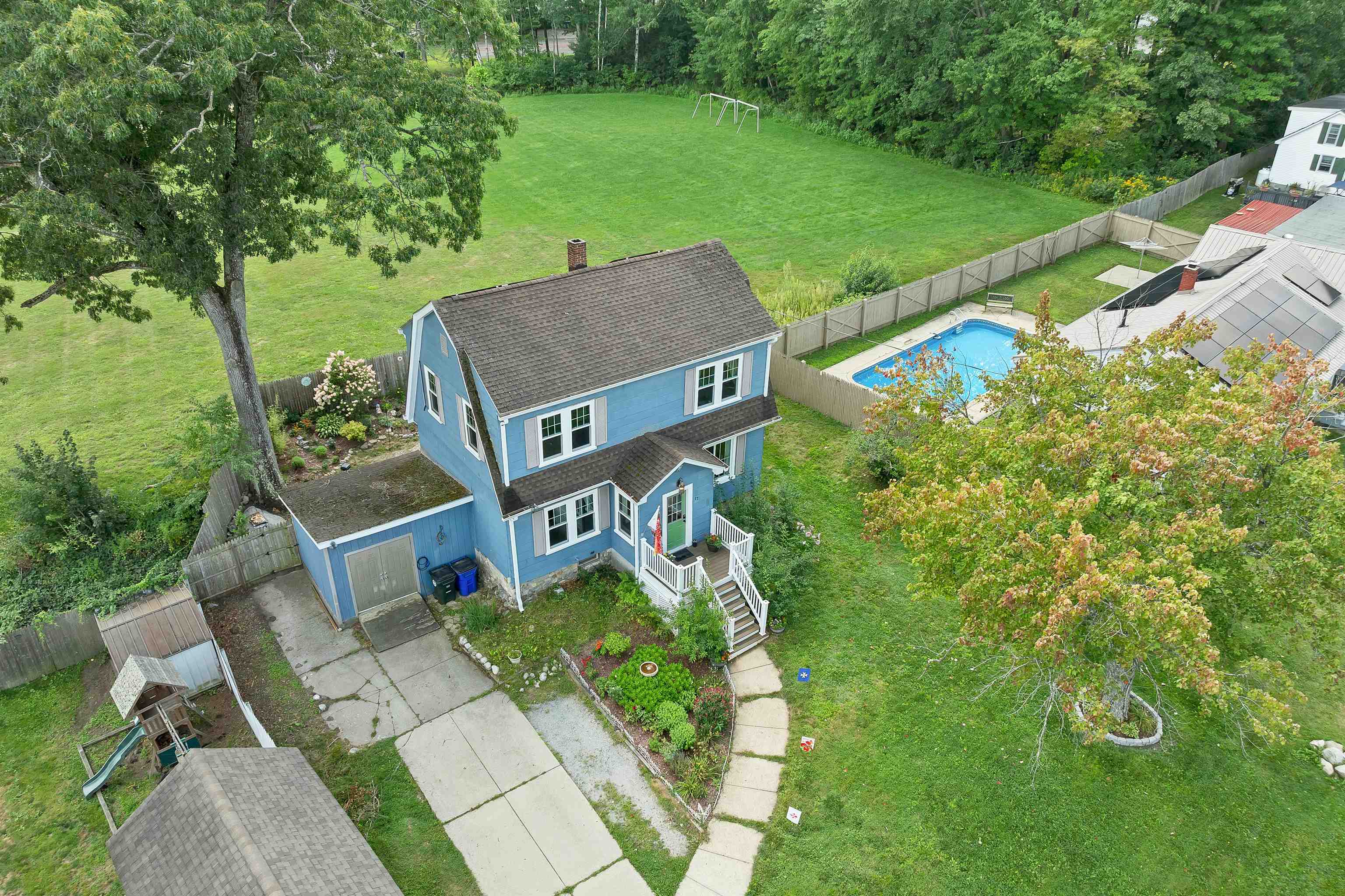 17 Desaulnier Street