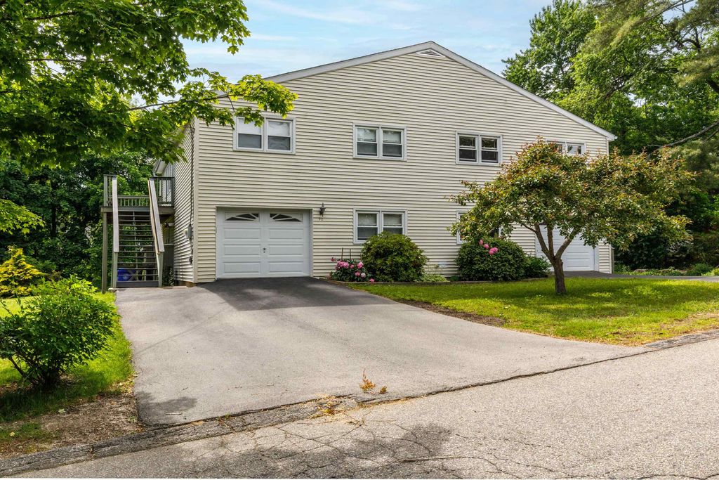 Photo of 90 Dawson Avenue, Manchester, NH 03104 (MLS # 5093813)
