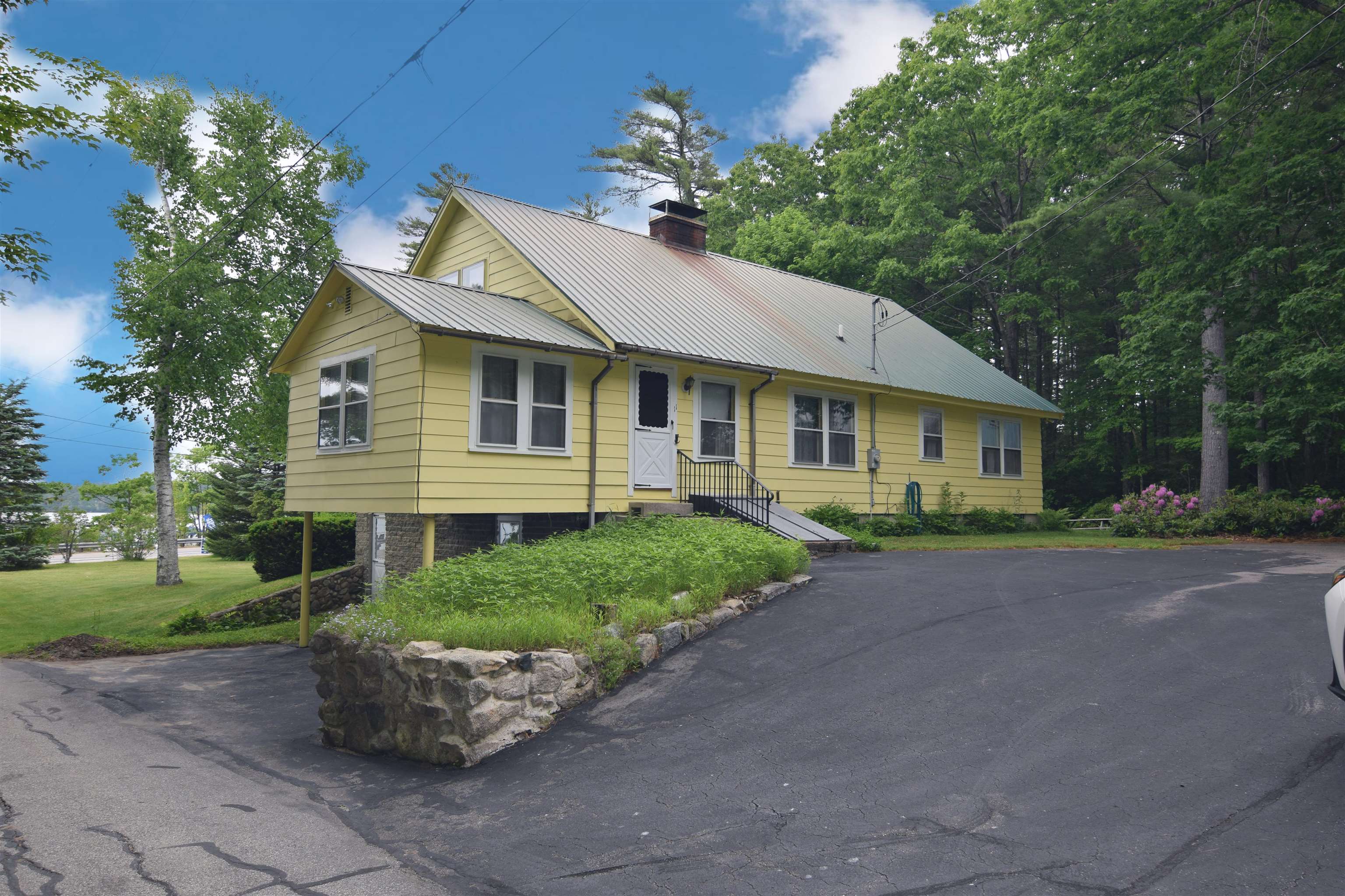 11 Emery Lane