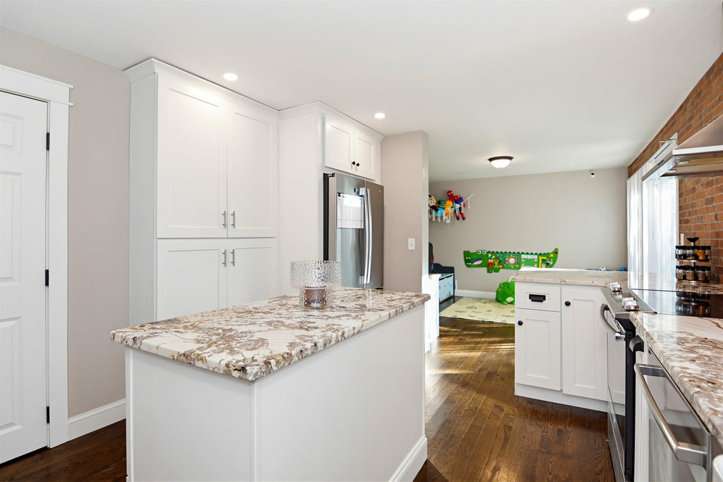 Photo of 62 Robinson Road, Nashua, NH 03060 (MLS # 5115827)