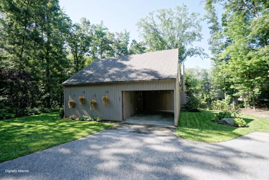 Photo of 168 Coburn Woods Avenue, Nashua, NH 03063 (MLS # 5103321)