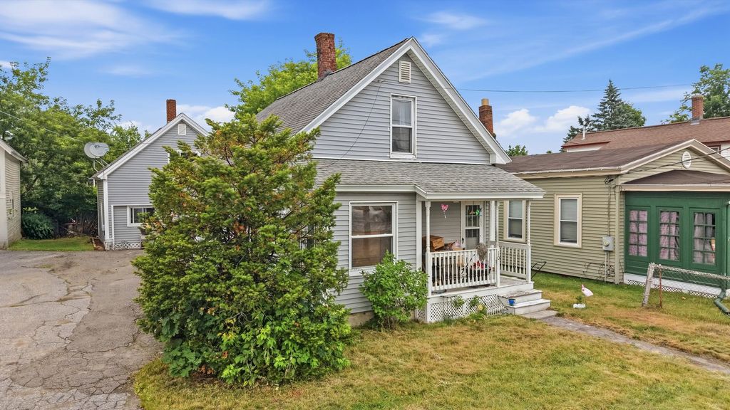 Photo of 10 Birch Street, Derry, NH 03038 (MLS # 5095871)