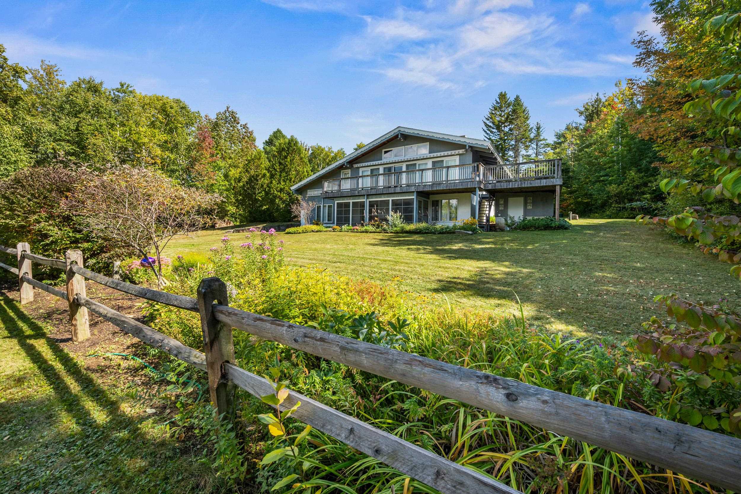 6 Vista Way