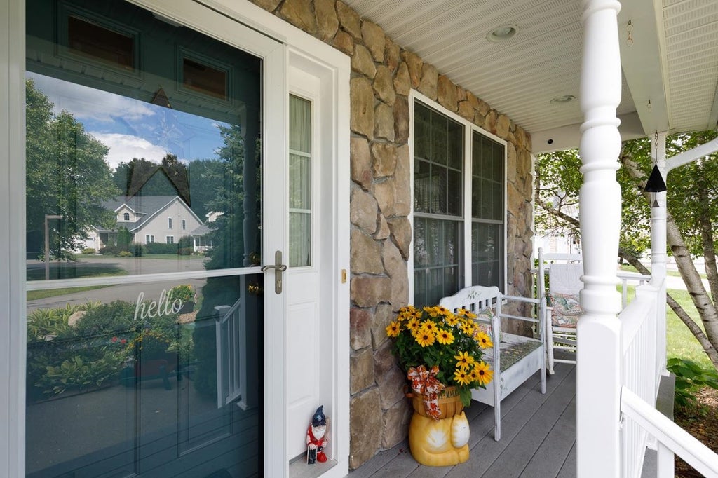 Photo of 23 Arbor Circle #23, Litchfield, NH 03052 (MLS # 5107048)