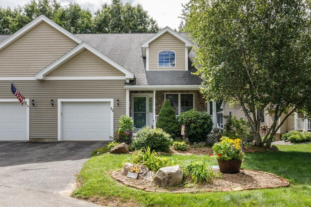 Photo of 23 Arbor Circle #23, Litchfield, NH 03052 (MLS # 5107048)