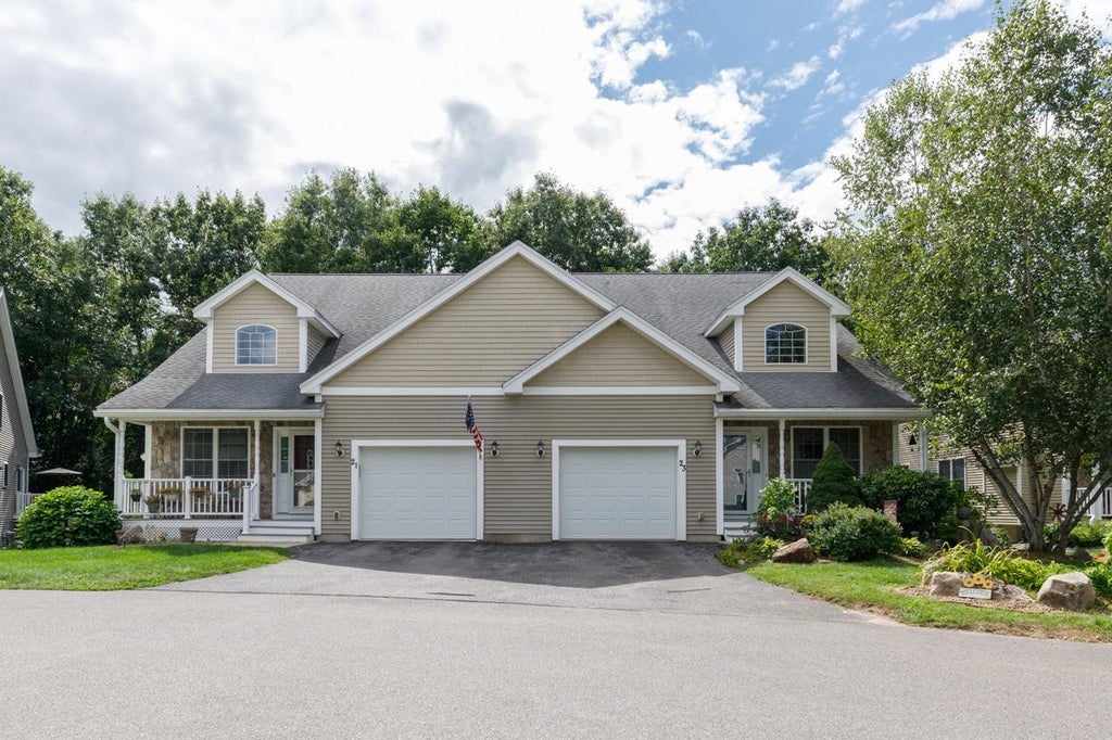 Photo of 23 Arbor Circle #23, Litchfield, NH 03052 (MLS # 5107048)