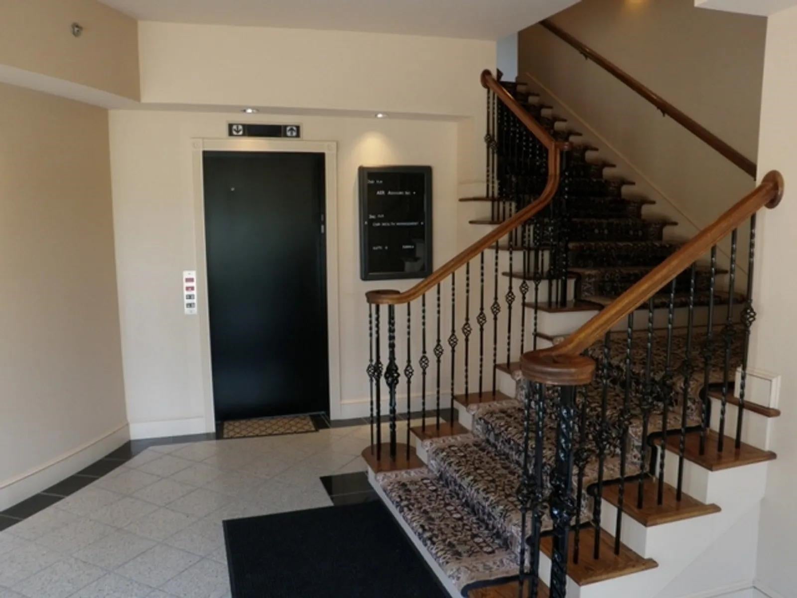155 Laffayette Road 7
