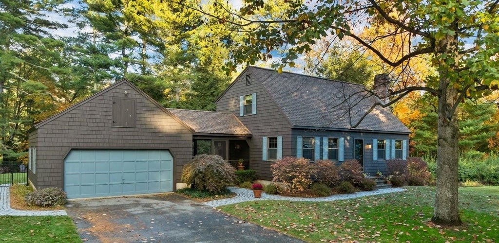 Photo of 16 French Court, Merrimack, NH 03054 (MLS # 5114499)