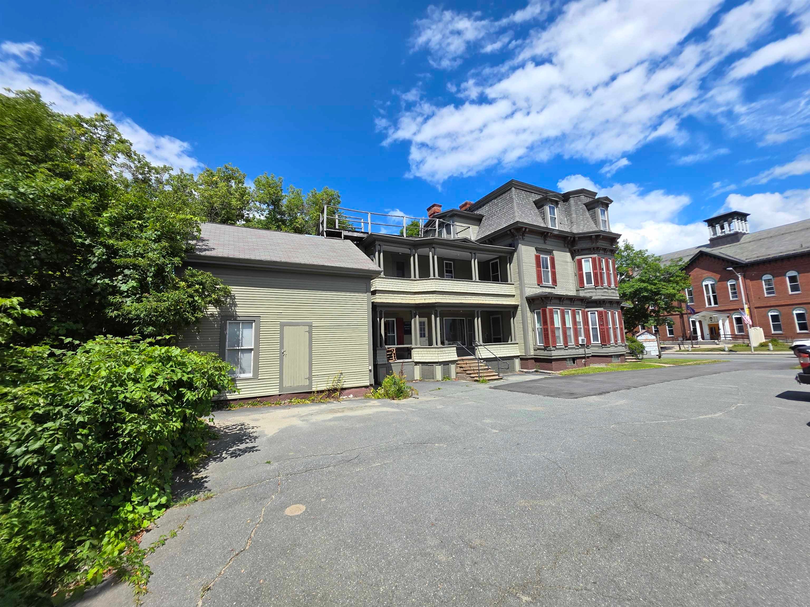1129 Main Street