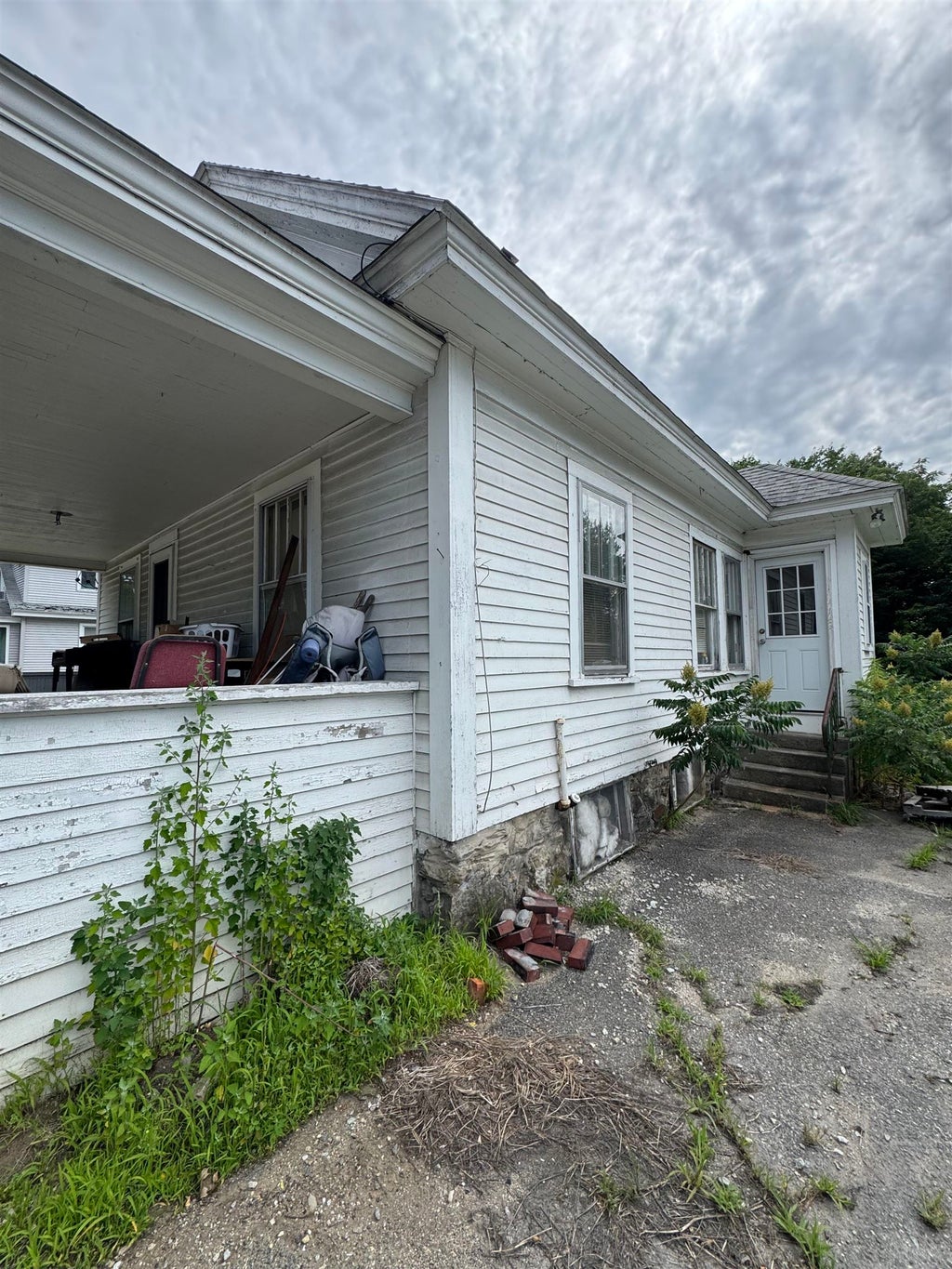 Photo of 12 MILLVILLE Street, Salem, NH 03079 (MLS # 5098152)