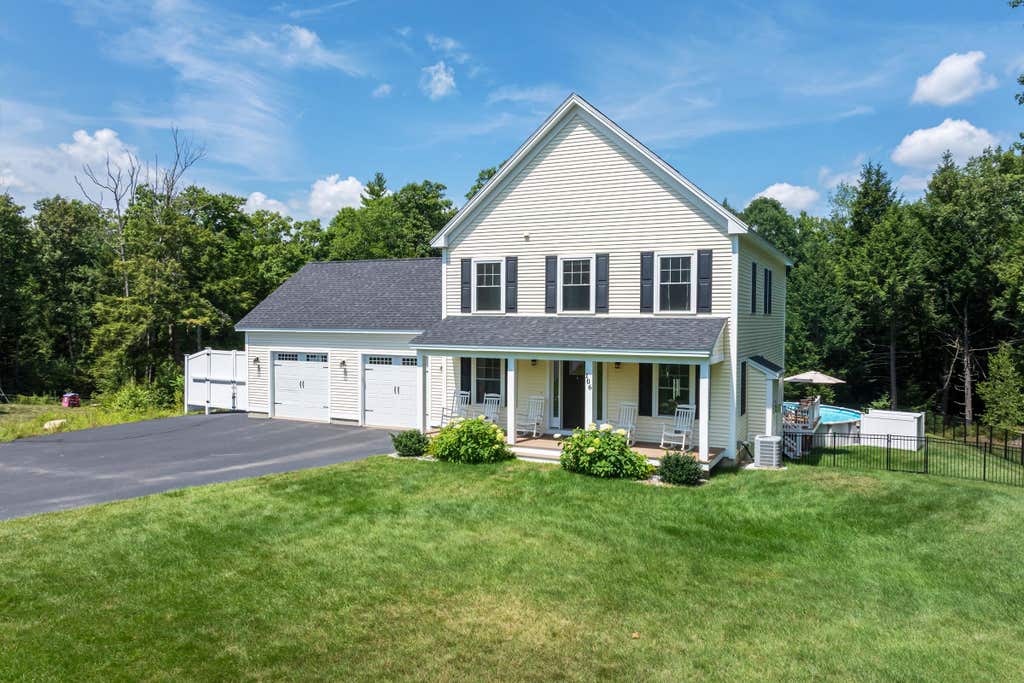 Photo of 106 Maple Ridge Road, Nottingham, NH 03290 (MLS # 5103247)
