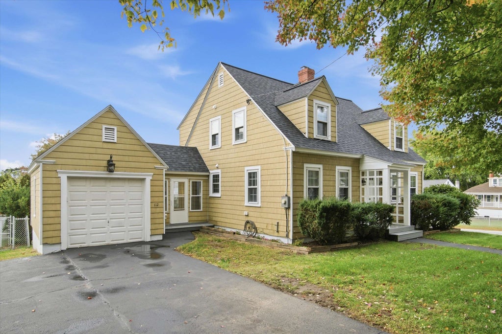 Photo of 112 Mammoth Road, Manchester, NH 03109 (MLS # 5112700)