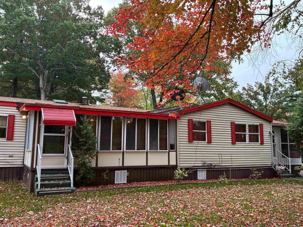 Photo of 11 N Dewberry Lane, Rochester, NH 03867 (MLS # 5105835)