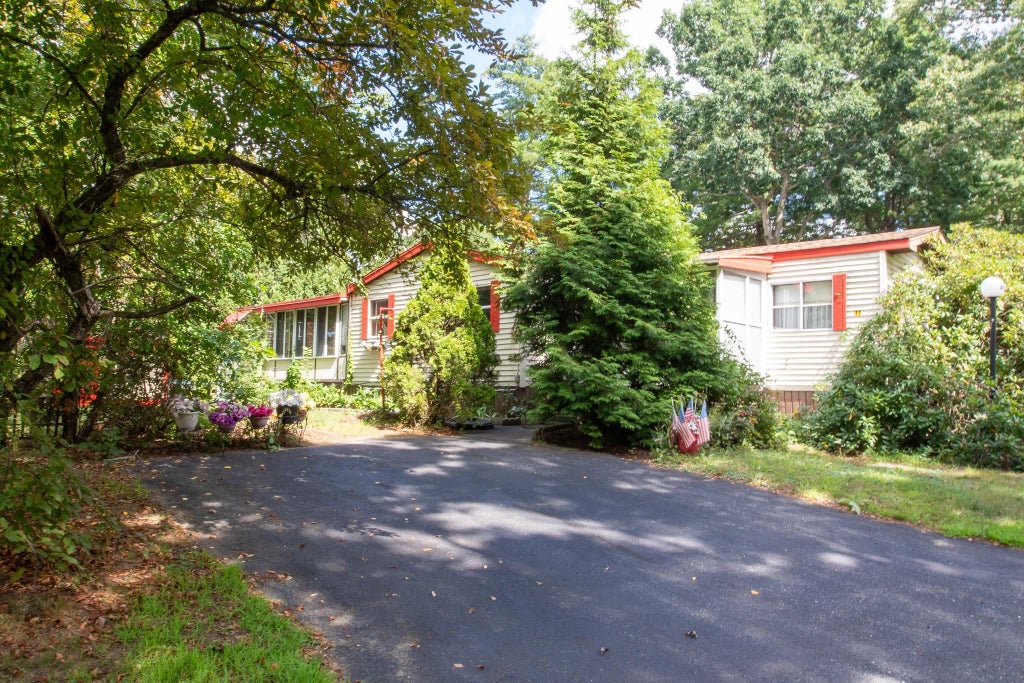 Photo of 11 N Dewberry Lane, Rochester, NH 03867 (MLS # 5105835)