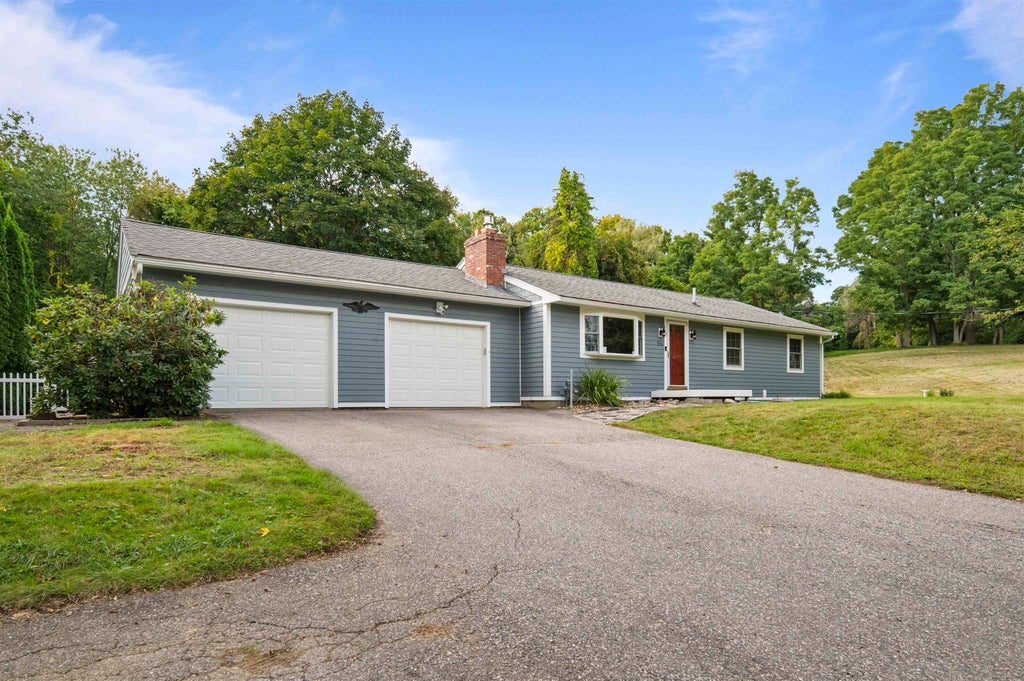Photo of 1 Hickory Lane, Kensington, NH 03833 (MLS # 5111068)