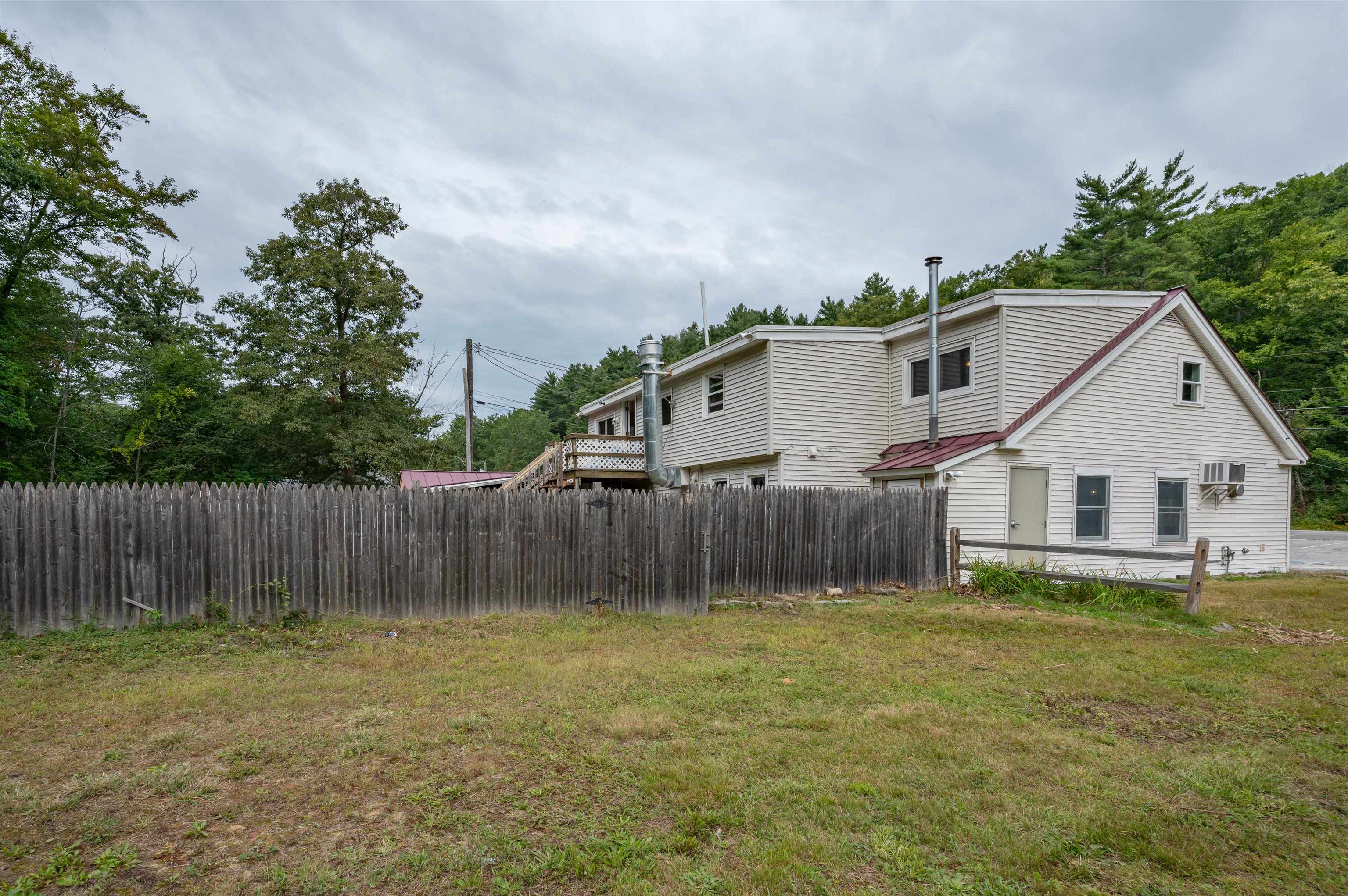 944 Gibbons Highway