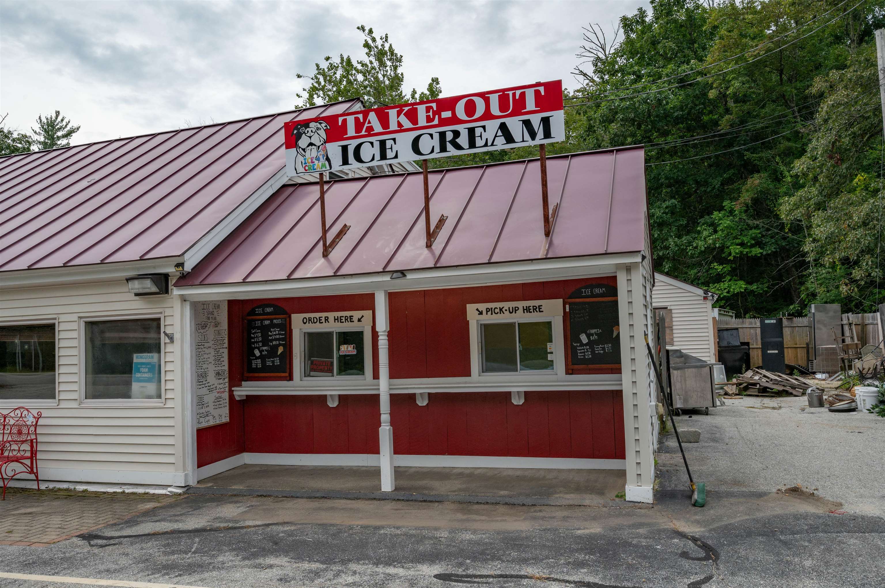 944 Gibbons Highway