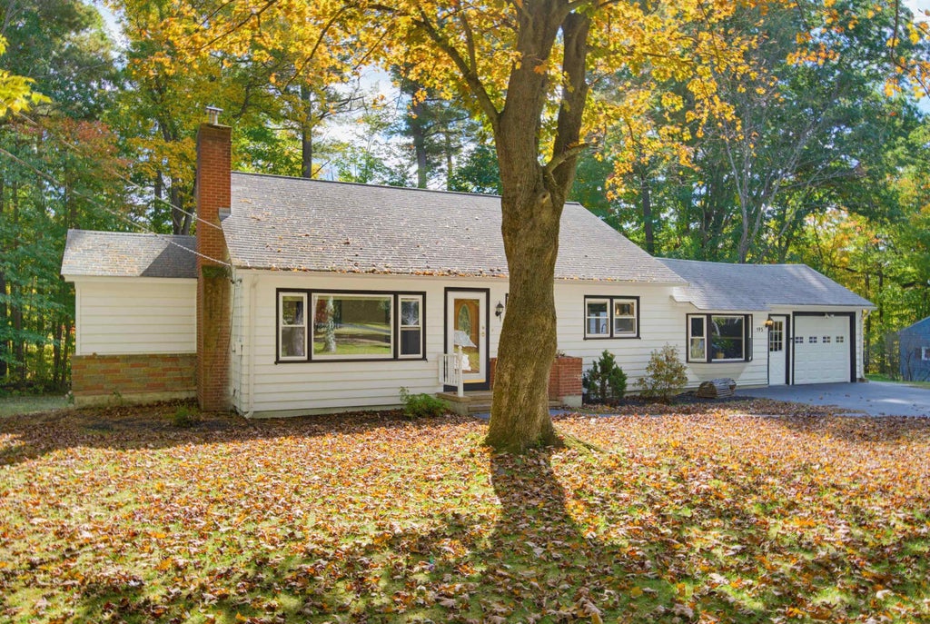 Photo of 195 Rockingham Road, Auburn, NH 03032 (MLS # 5113051)