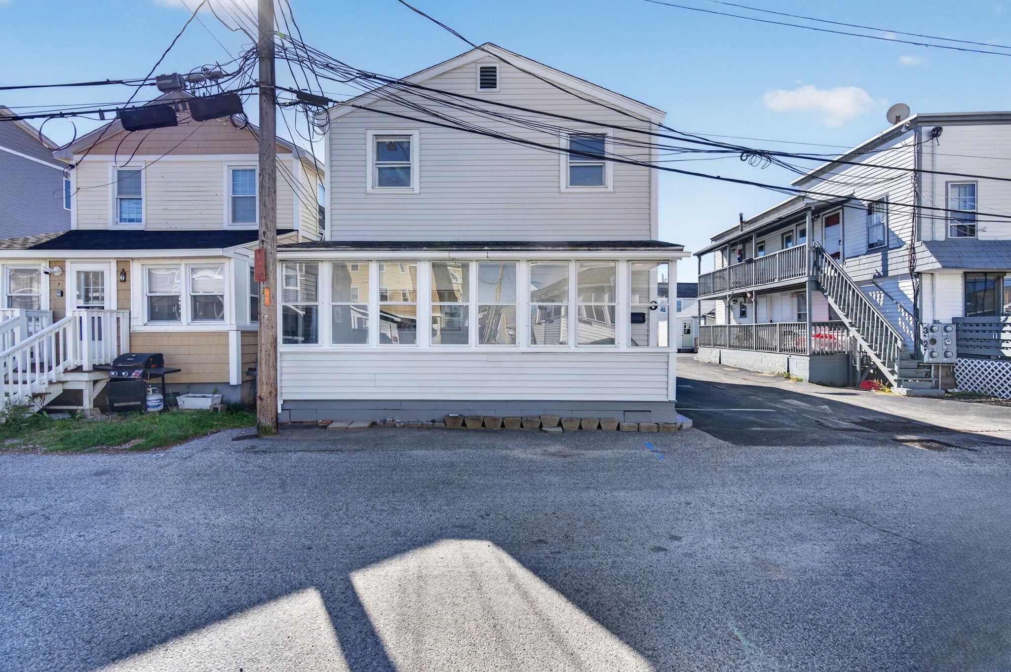 9 Perkins Avenue