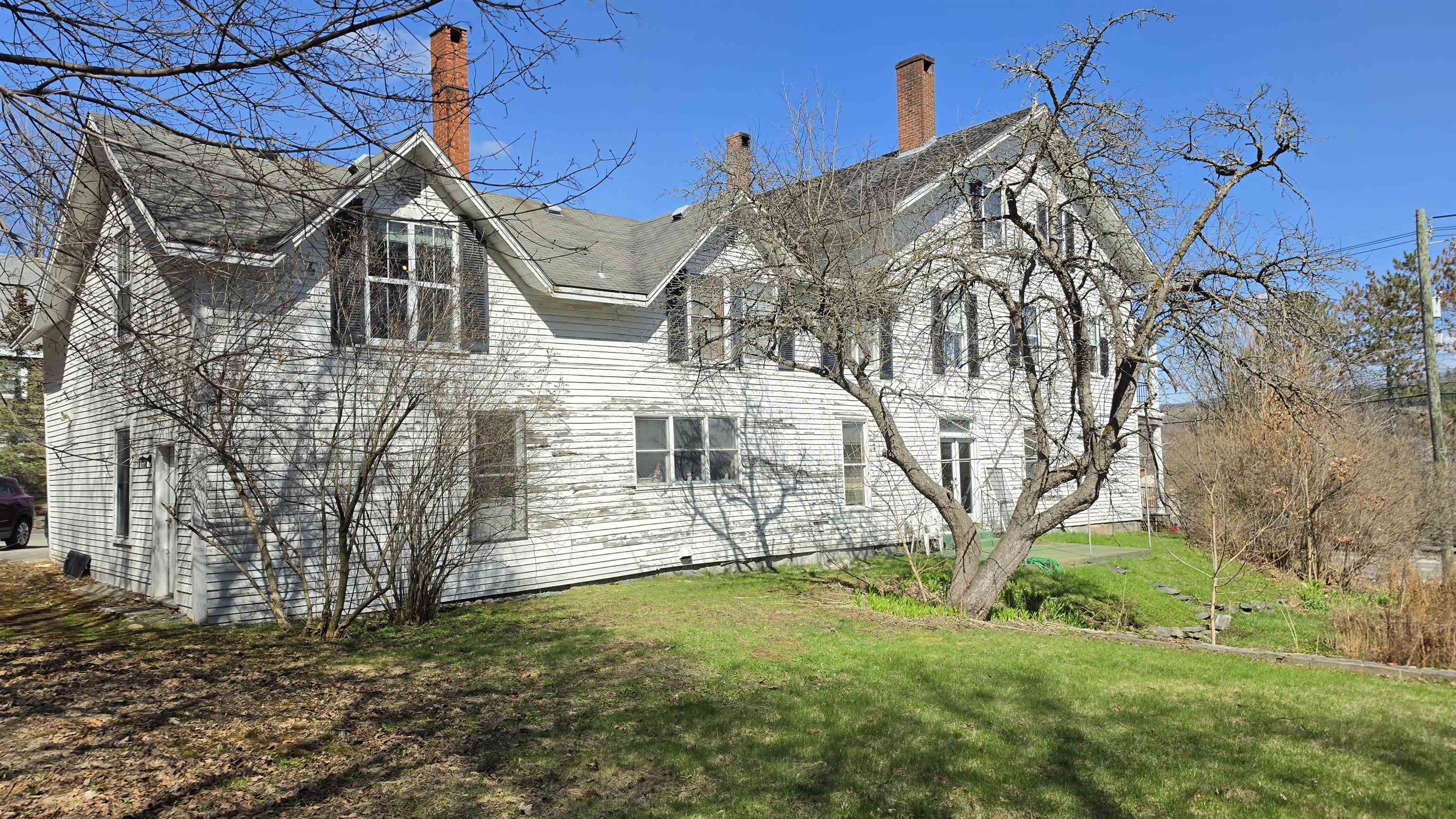 961 Main Street