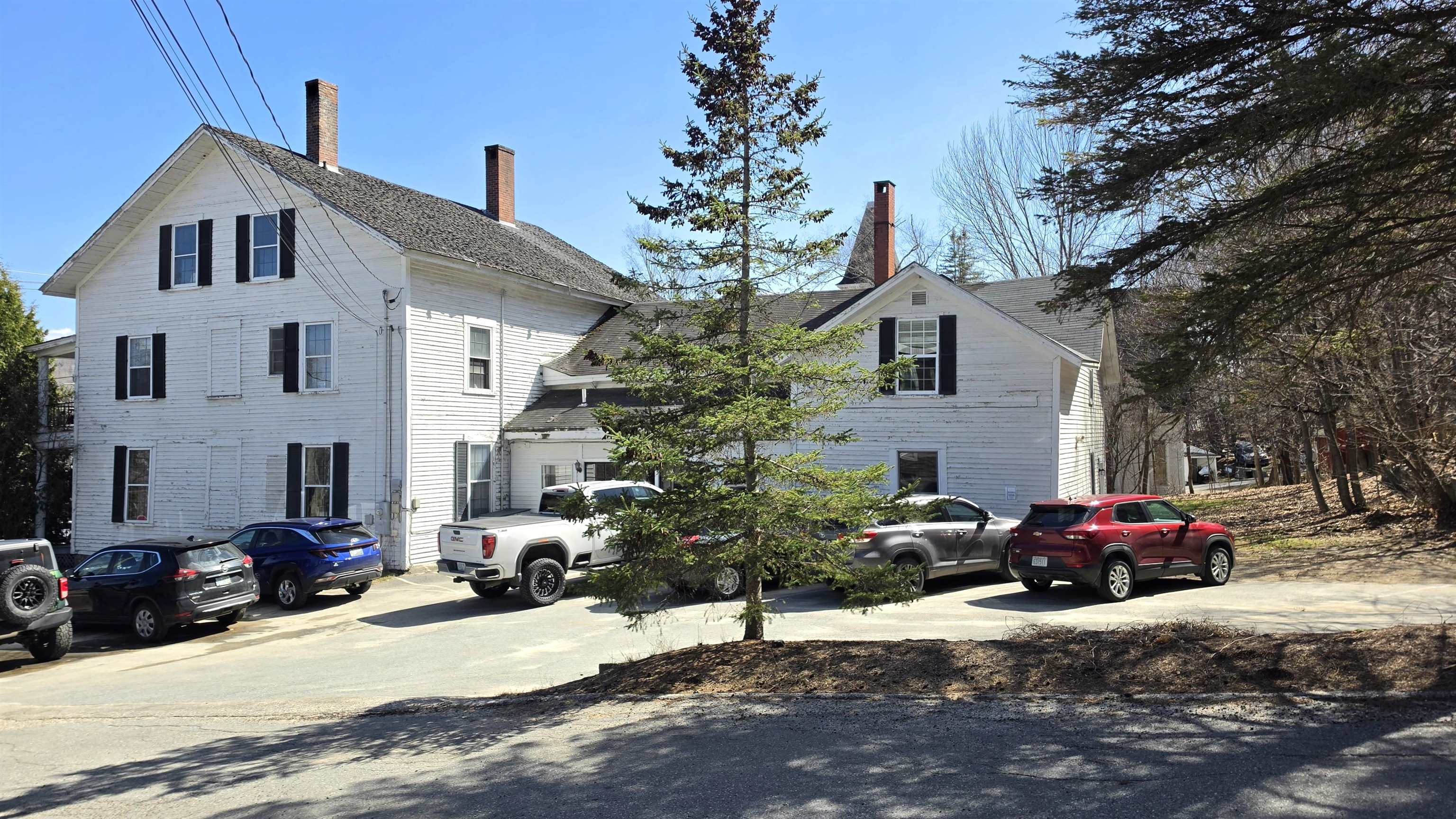 961 Main Street