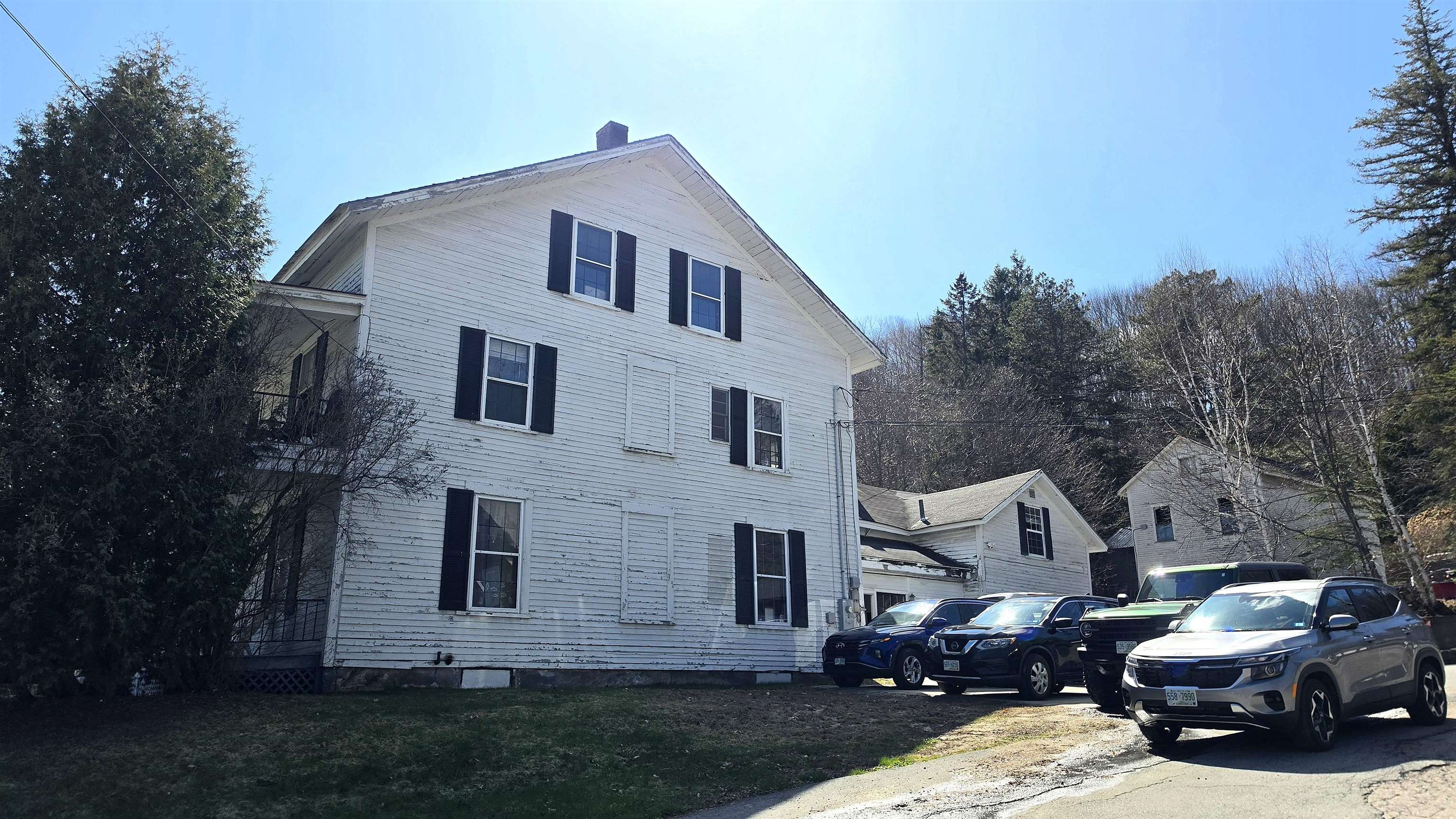 961 Main Street