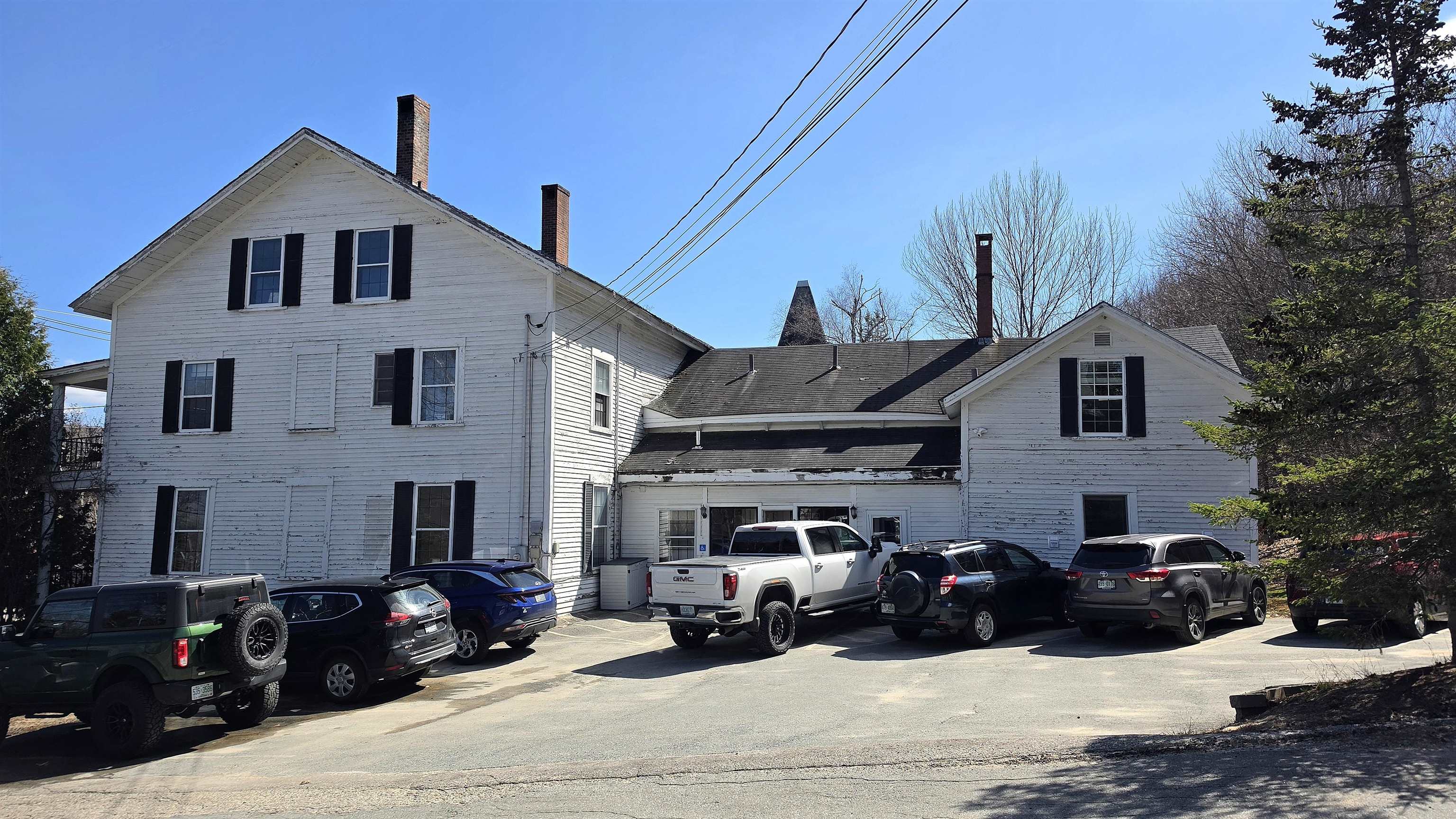 961 Main Street