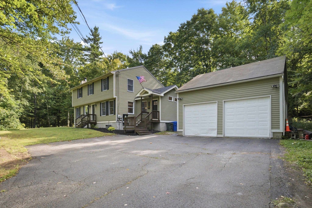 Photo of 1 Hope Lane, Bow, NH 03304 (MLS # 5109988)