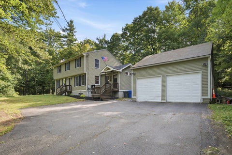 Photo of 1 Hope Lane, Bow, NH 03304 (MLS # 5109988)
