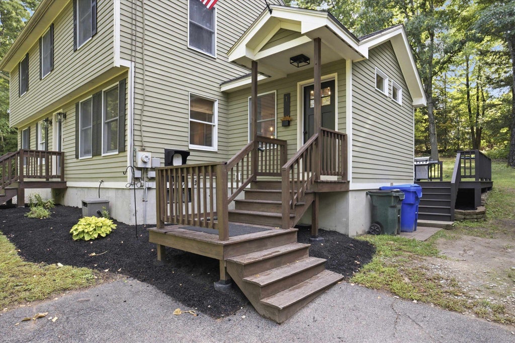 Photo of 1 Hope Lane, Bow, NH 03304 (MLS # 5109988)