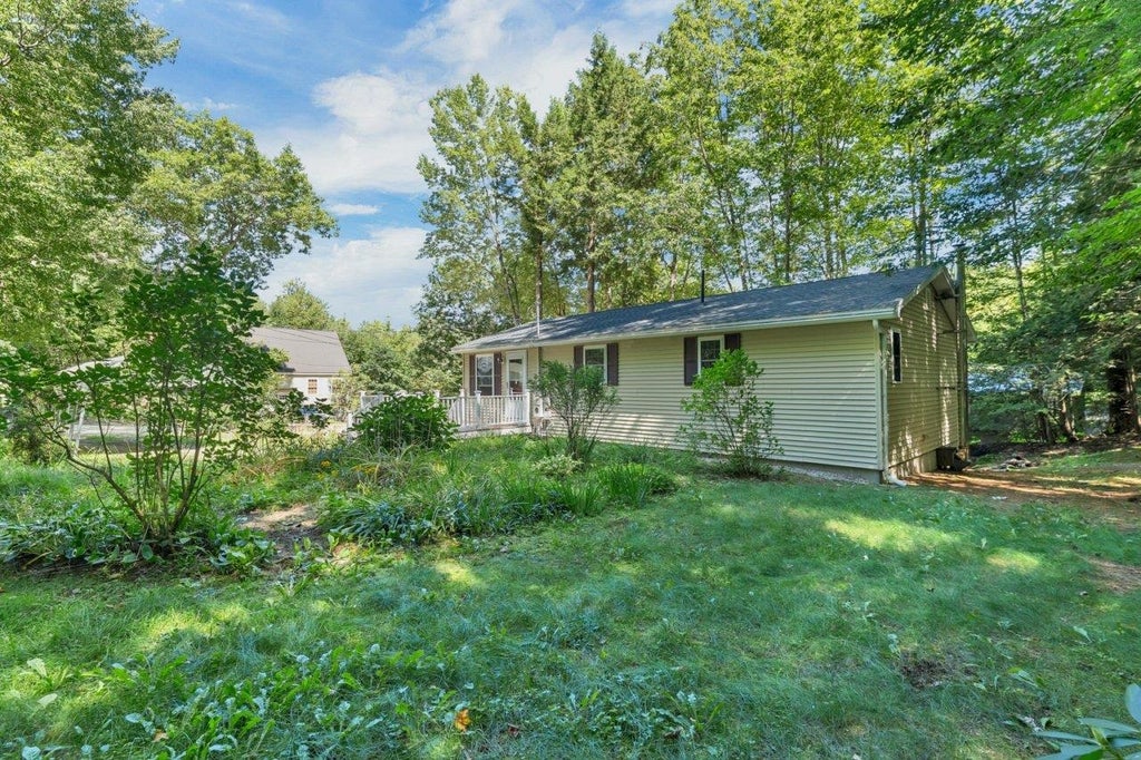 Photo of 51 Meredith Drive, Barnstead, NH 03225 (MLS # 5106537)