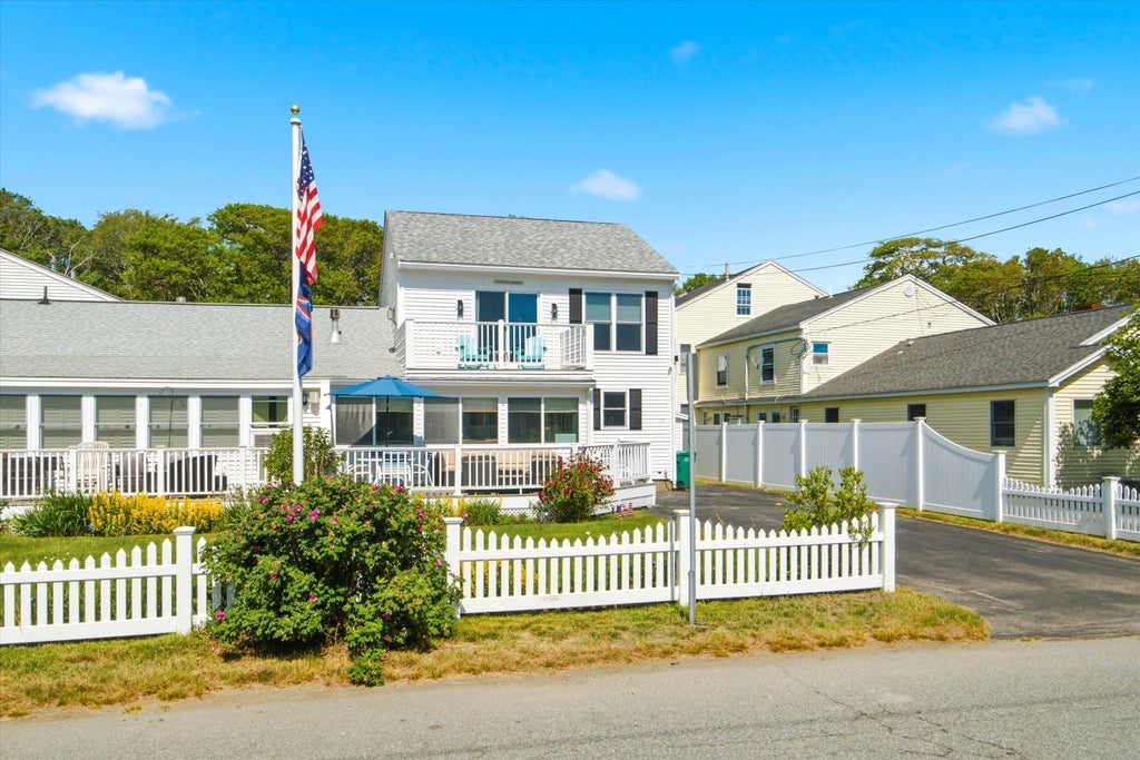 Photo of 92 Kings Highway, Hampton, NH 03842 (MLS # 5111020)