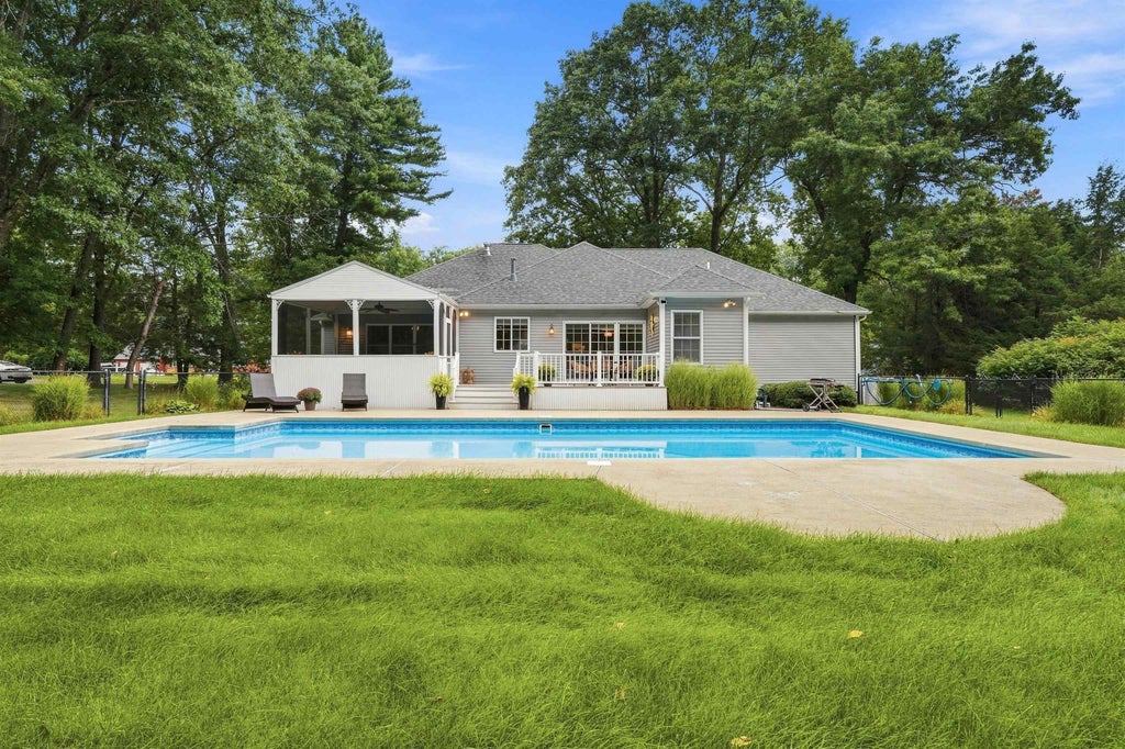 Photo of 8 Rolling Ridge Road, Windham, NH 03037 (MLS # 5109201)