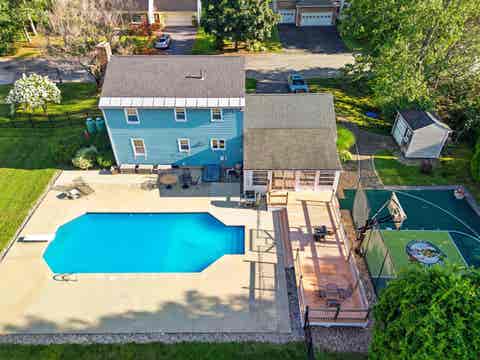 Photo of 214 Walnut Hill Avenue, Manchester, NH 03104 (MLS # 5105425)