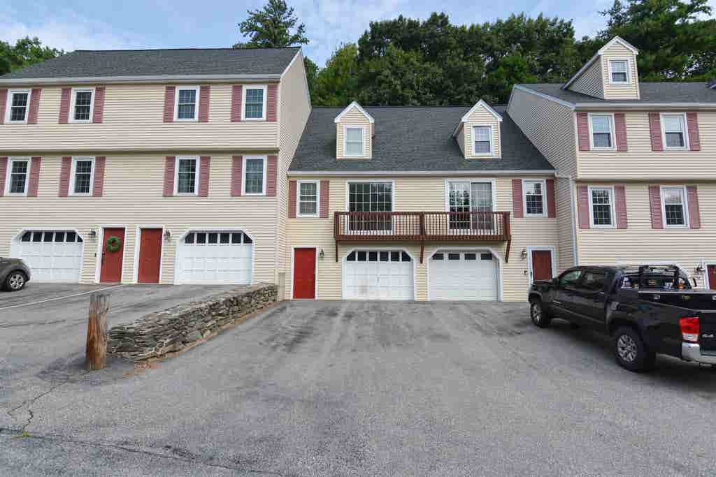 Photo of 26 Hawkstead Hollow, Nashua, NH 03063 (MLS # 5104496)