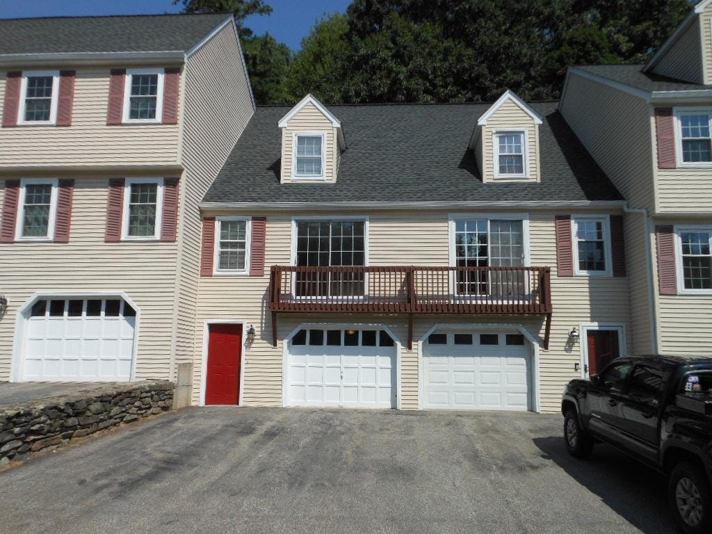 Photo of 26 Hawkstead Hollow, Nashua, NH 03063 (MLS # 5104496)